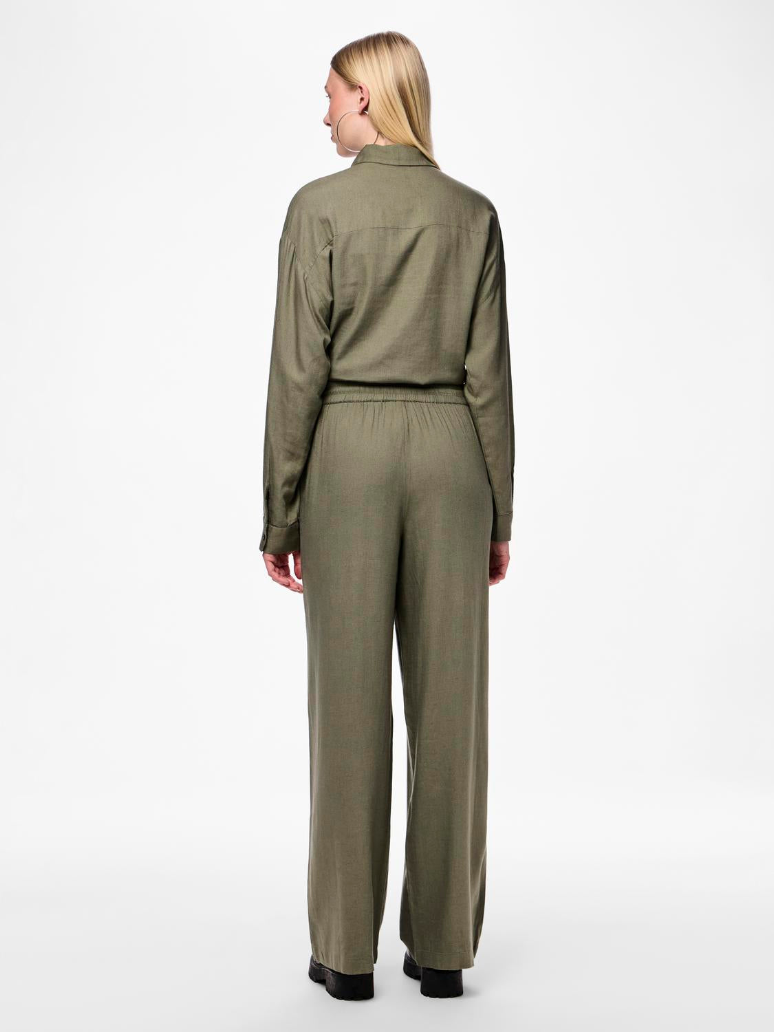model_shot-back